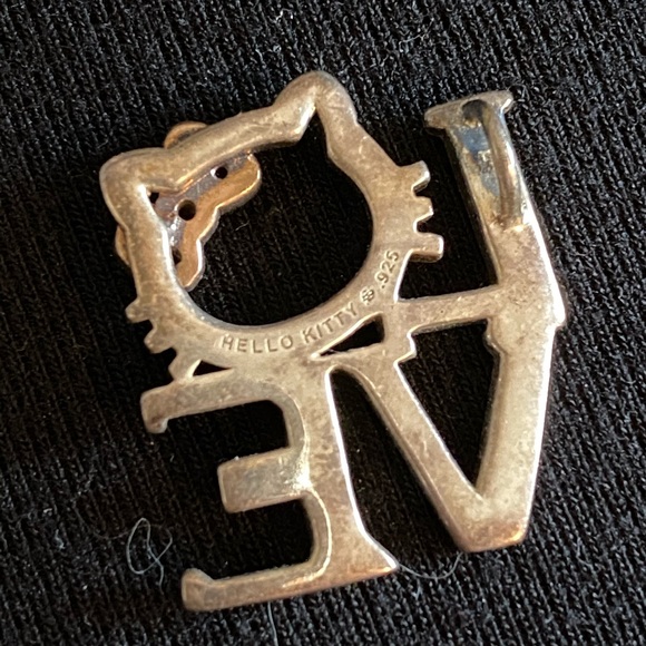 People’s hello kitty necklace - Picture 2 of 3